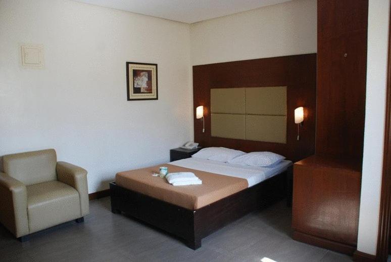 Cebu Century Hotel Экстерьер фото